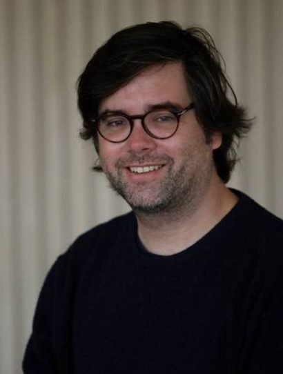 Retrato de Santiago Siri, emprendedor argentino y fundador de Democracy Earth, reconocido por su impulso a la democracia digital.