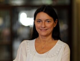 Retrato profesional de Leandro Cuccioli, líder argentino con trayectoria en el sector público y privado, actual ejecutivo de Mercado Libre.