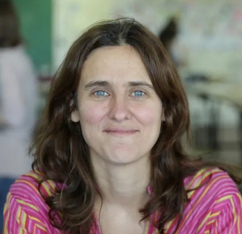 Natalia Laclau en entrevista radial sobre políticas culturales e igualdad de género.
