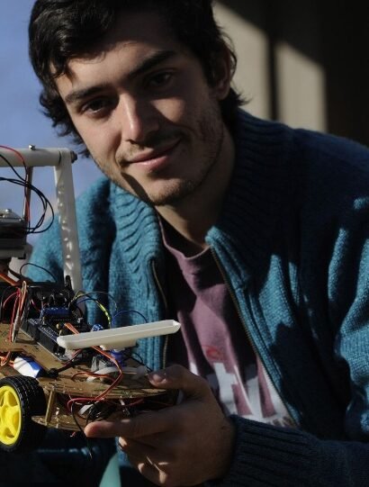 Marcos Bruno con traje espacial durante una misión análoga a Marte en Utah